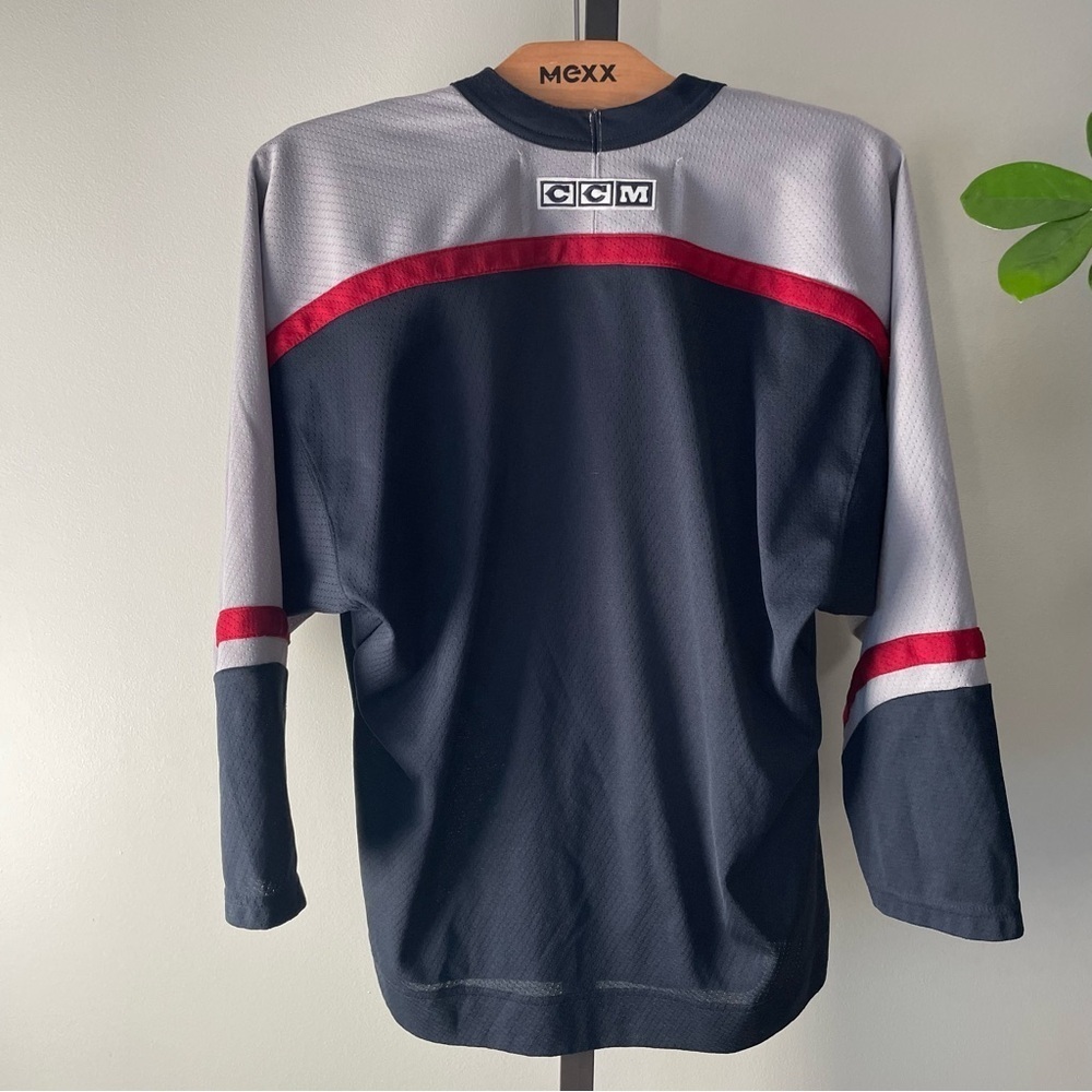 Vintage Vancouver Canucks CCM Hockey Jersey Kids Unisex Children’s Youth L/XL - Picture 2 of 9